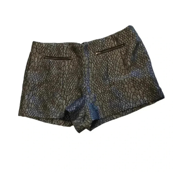 Sans Souci Grey Metallic Reptile Print High Waist Shorts Size Large - Picture 6 of 9